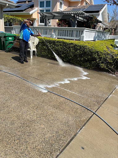 Martini Exterior Cleaning Media Status Mar 23